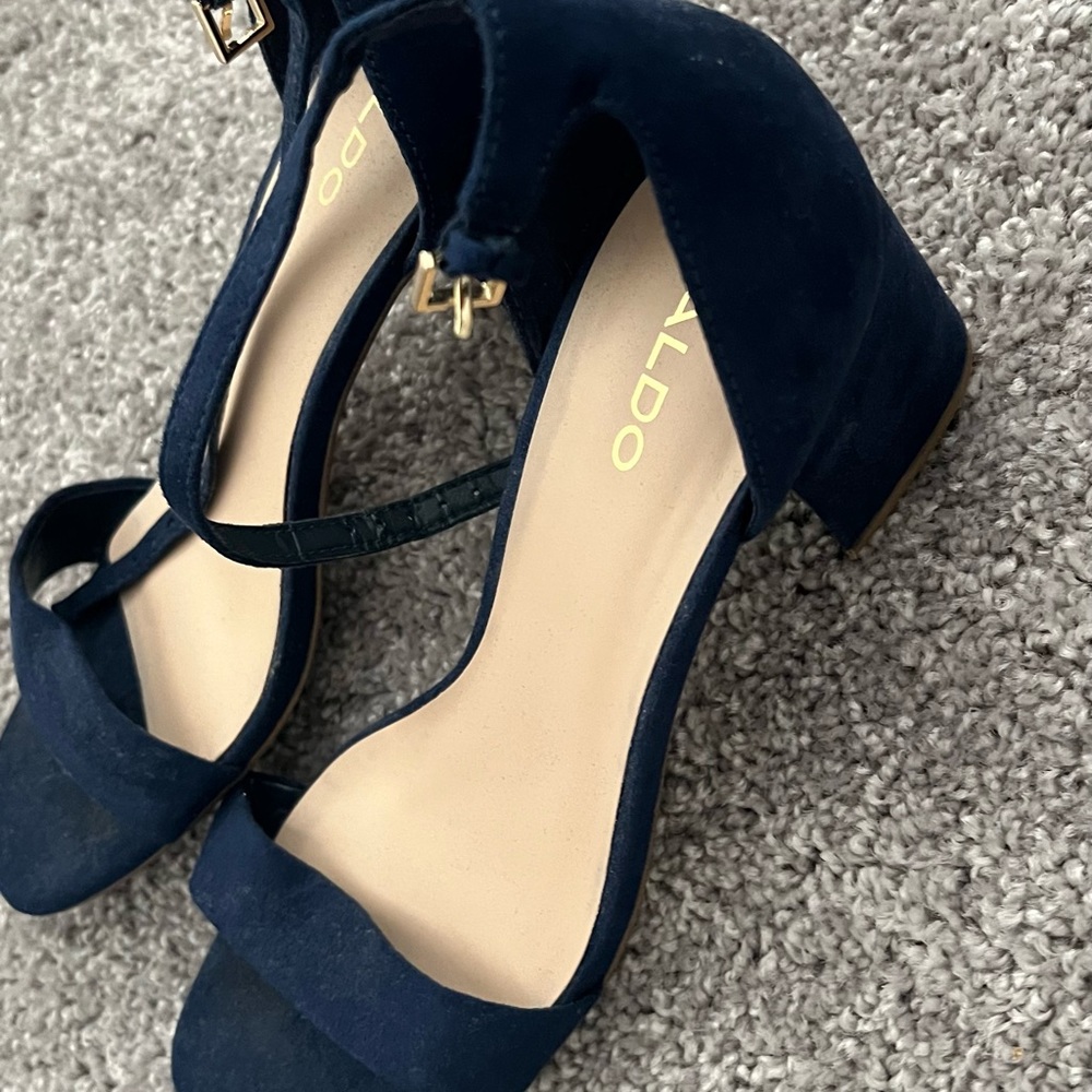 Aldo Women’s Navy Blue Clunk Open Heels - Picture 4 of 4